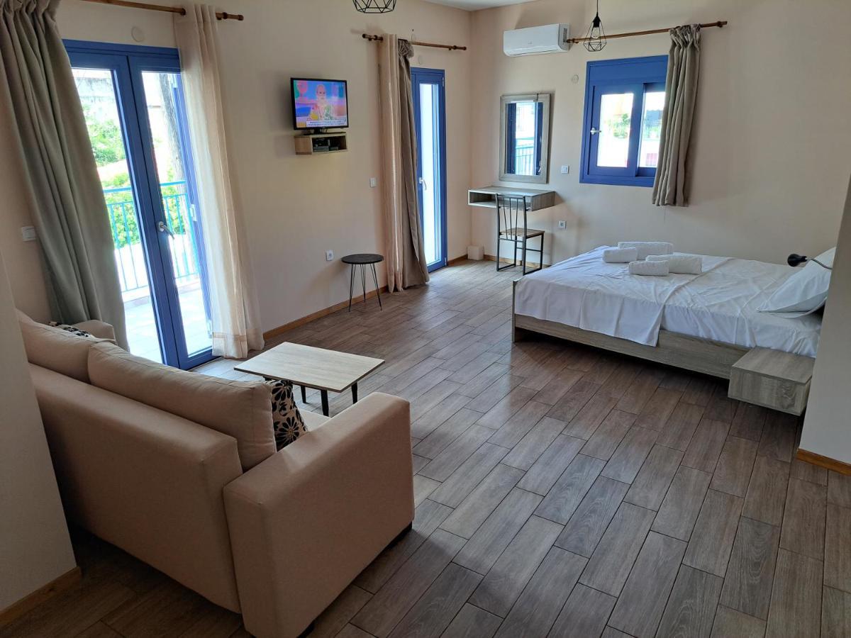 Blue Moon Apartment Agia Efimia 外观 照片