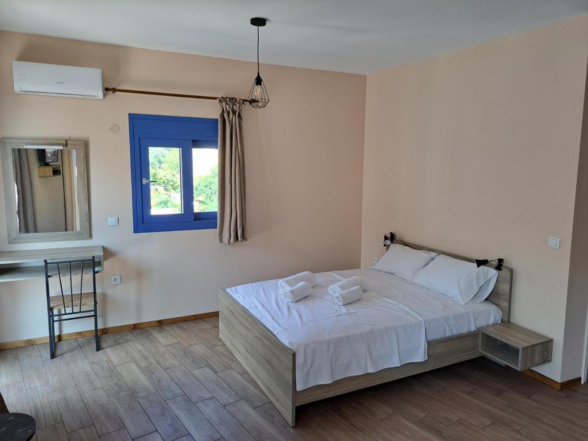 Blue Moon Apartment Agia Efimia 外观 照片